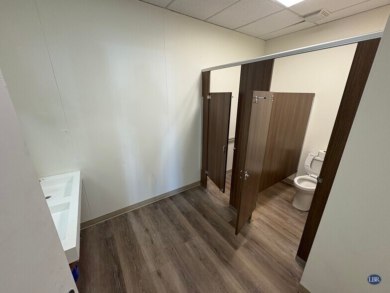 More Photos Of 129 W Hibiscus Blvd, Melbourne Office For Lease