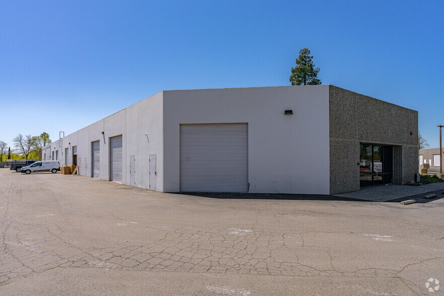 More Photos Of 3612 Madison Ave, North Highlands Distribution For Lease