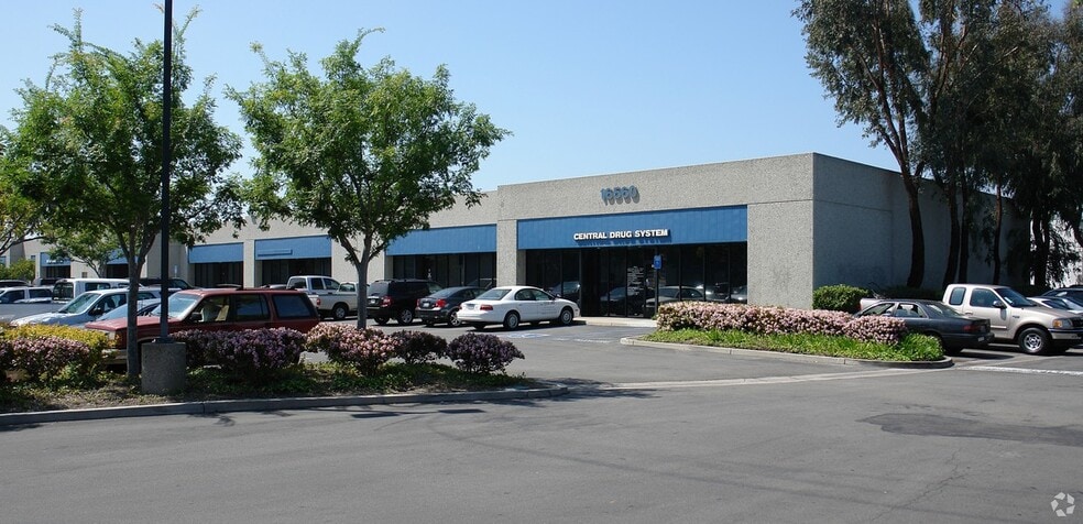 More Photos Of 16560 Harbor Blvd, Fountain Valley Research And Development For Lease