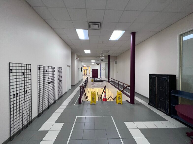 More Photos Of 109 W Main St, Somerset General Retail For Sale