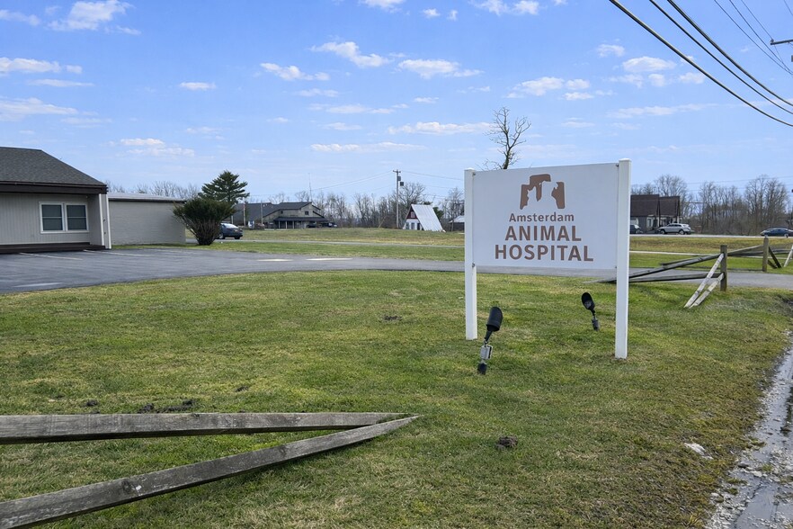 More Photos Of 191 Wallins Corners Rd, Amsterdam Medical For Sale