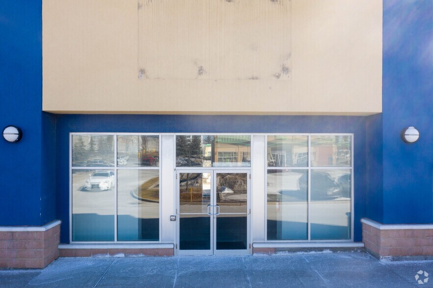 More Photos Of 991 Taunton Rd E, Oshawa General Retail For Lease