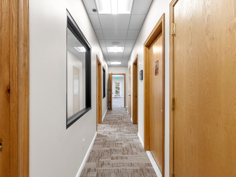 More Photos Of 4070-4084 S 300 W, Salt Lake City Light Manufacturing For Lease