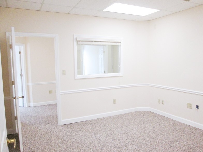 More Photos Of 3867 Holcomb Bridge Rd, Peachtree Corners Office For Lease