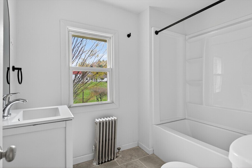 More Photos Of 48 - 50 Horseshoe Lake, Kauneonga Lake Apartments For Sale