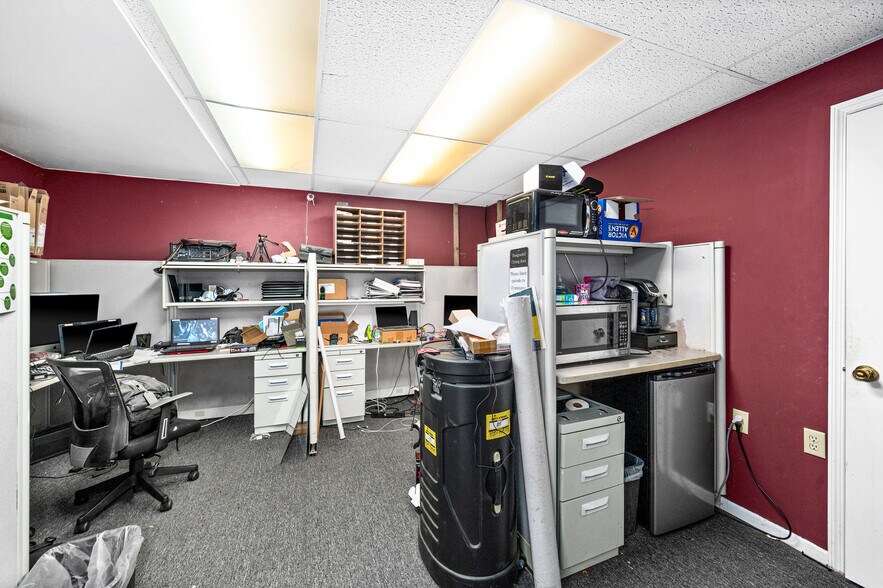 More Photos Of 350 Garfield Ave, Duluth Warehouse For Lease