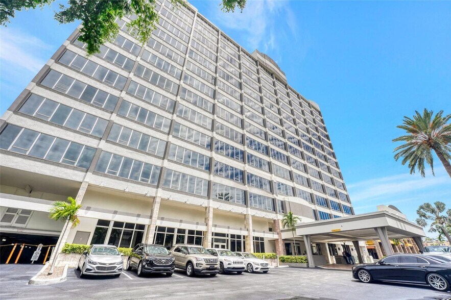 More Photos Of 2455 E Sunrise Blvd, Fort Lauderdale Loft Creative Space For Lease