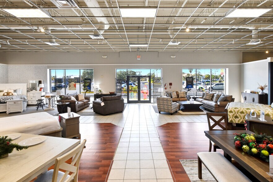 More Photos Of 1350 N Broadway Ave, Bartow Freestanding For Lease