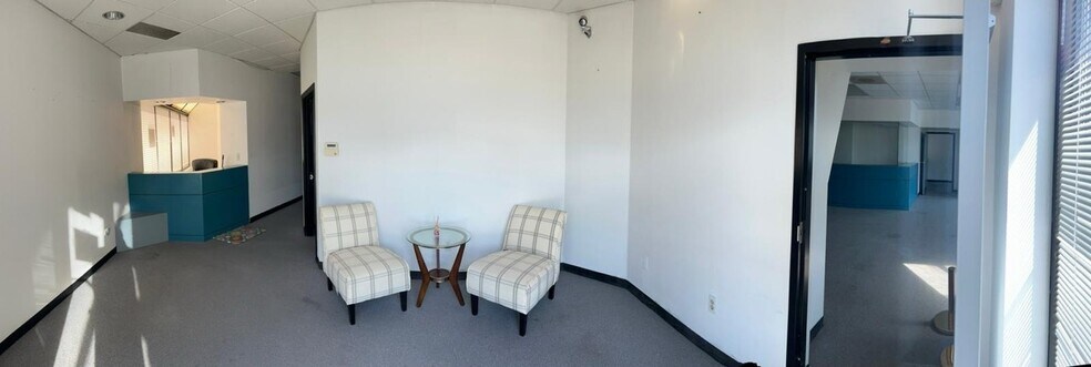 More Photos Of 22001-22027 Kelly Rd, Eastpointe Office For Lease