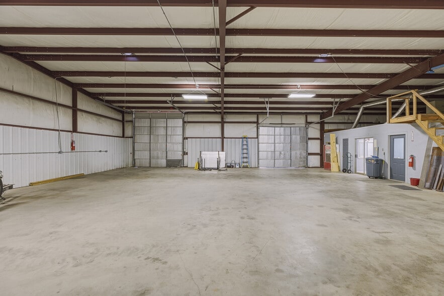 More Photos Of 32402 Tamina Rd, Magnolia Warehouse For Sale