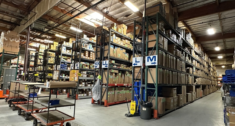 More Photos Of 2842 N Business Park Ave, Fresno Manufacturing For Sale