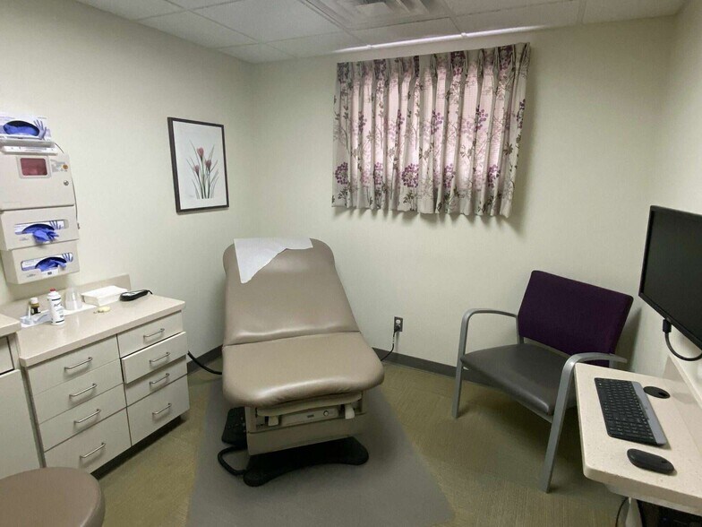 More Photos Of 515 N Lafayette Blvd, South Bend Medical For Sale