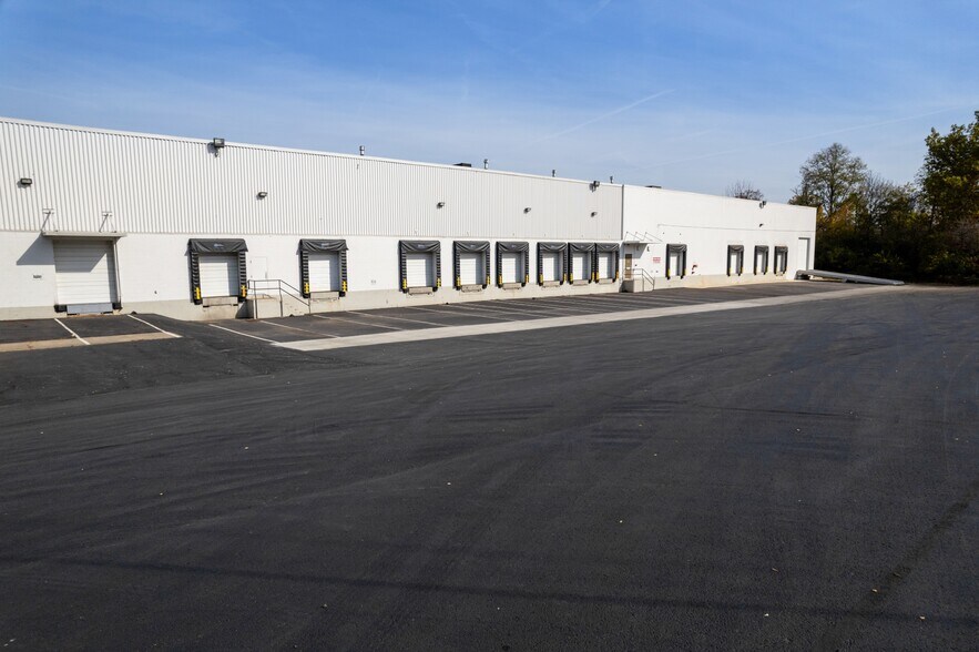 More Photos Of 500 Terminal Rd, Camp Hill Warehouse For Lease