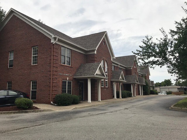 More Photos Of 1300 Gardiner Ln, Louisville Medical For Sale