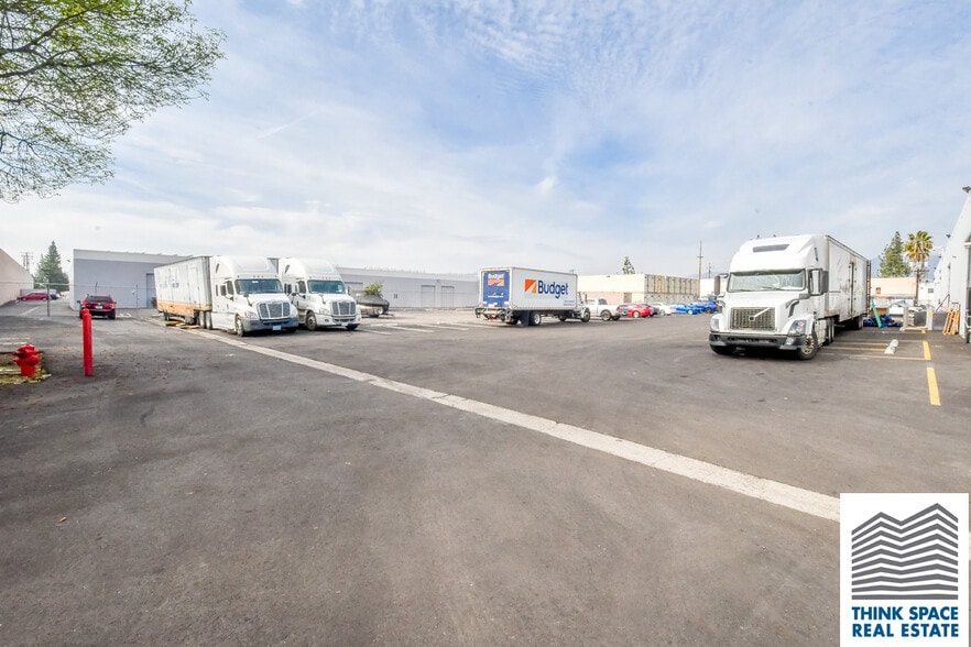 More Photos Of 9419 Mason Ave, Chatsworth Manufacturing For Lease