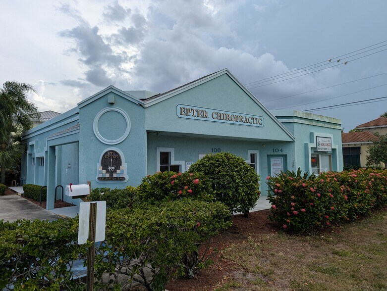 Primary Photo Of 100-104 Indiantown Rd, Jupiter Medical For Sale