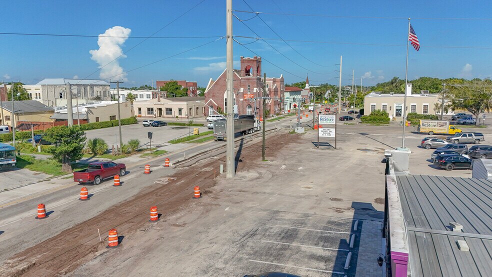 More Photos Of 14 W Hickory St, Arcadia Freestanding For Lease