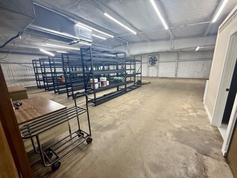 More Photos Of 1622 W Front St, Tyler Industrial For Sale