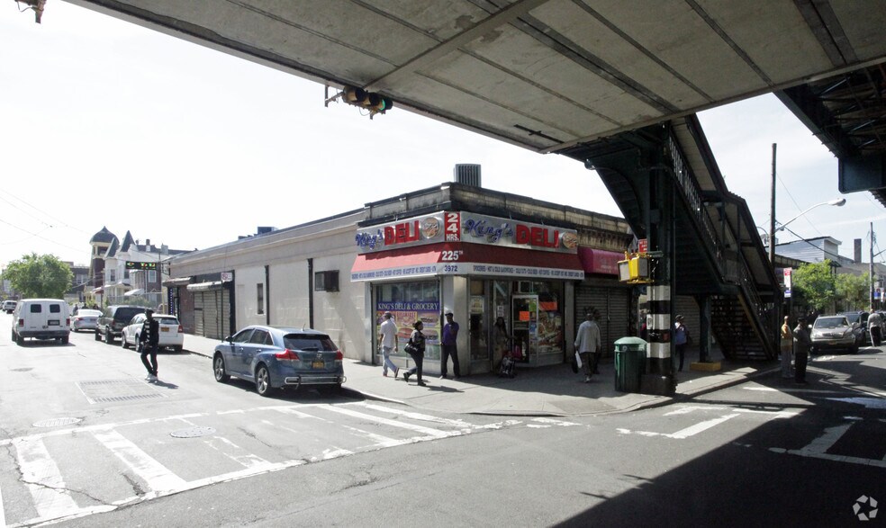 More Photos Of 3958-3972 White Plains Rd, Bronx Storefront For Sale