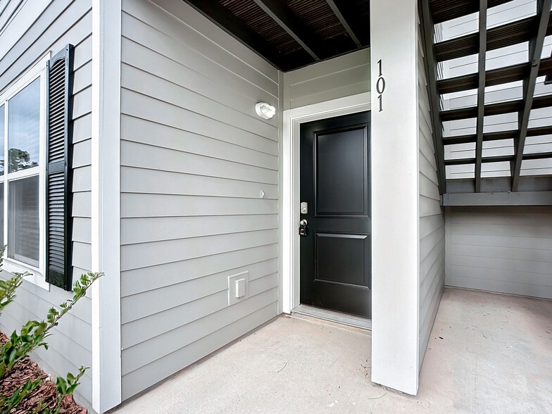 More Photos Of 9556 Hood Rd, Jacksonville Apartments For Sale