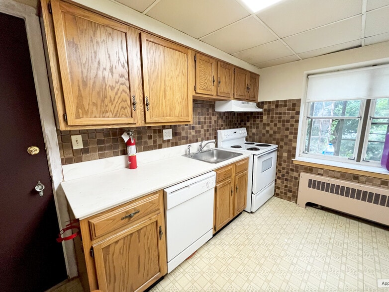 More Photos Of 21 Fruit St, Worcester Apartments For Sale