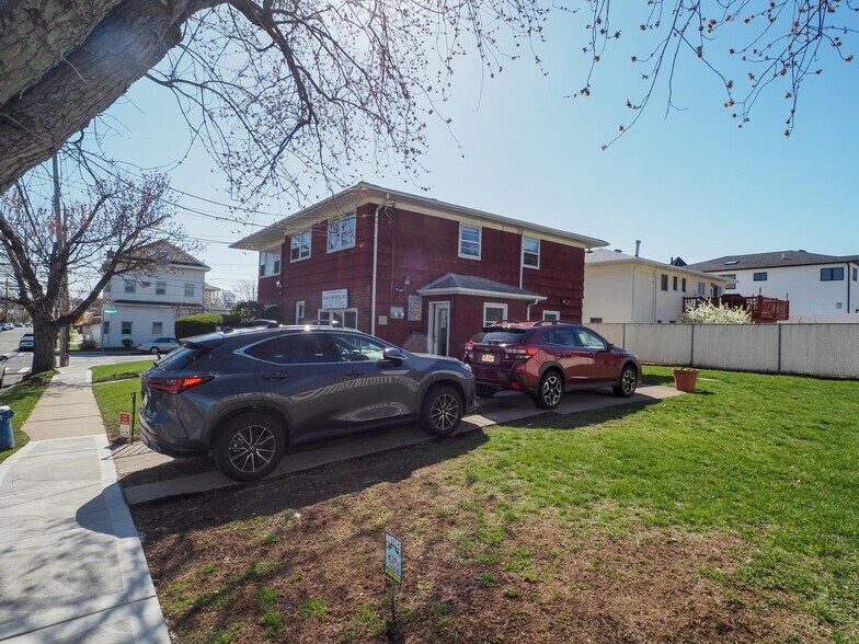More Photos Of 1039 Richmond Rd, Staten Island Medical For Sale