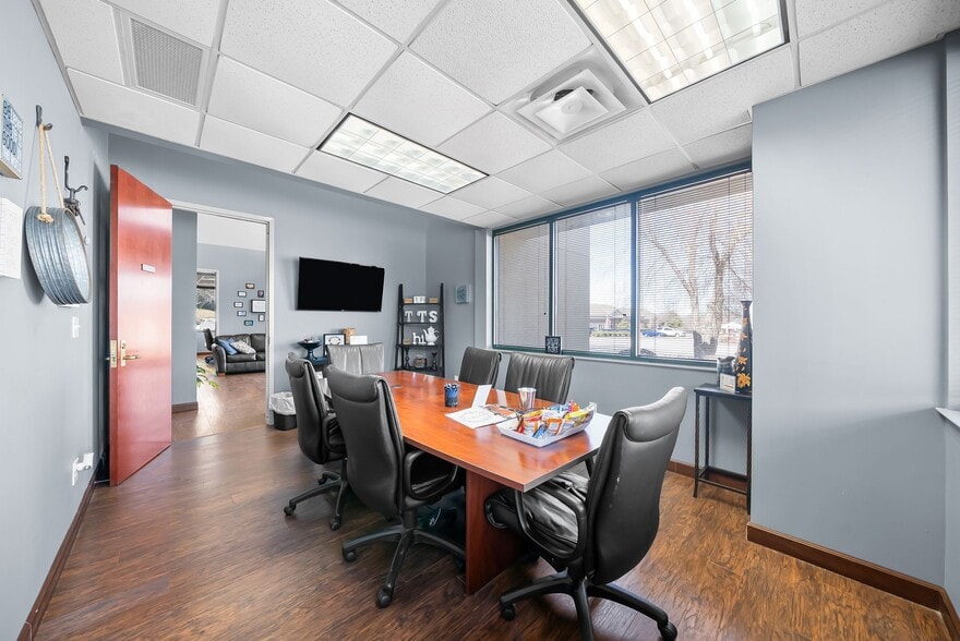 More Photos Of 112 Center Ct, Clarksville Office Residential For Sale
