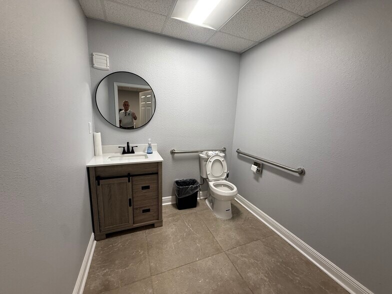 More Photos Of 11300 Space Blvd, Orlando Unknown For Lease