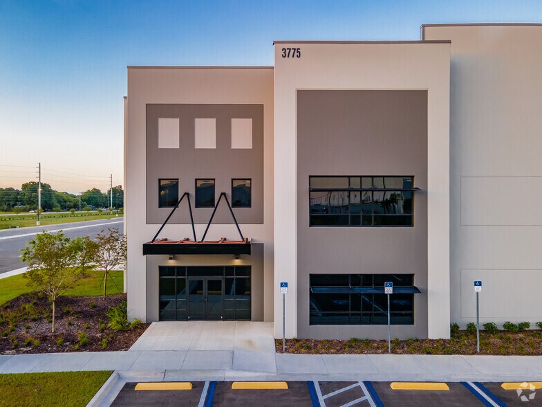 More Photos Of 3775 Fancy Farms Rd, Plant City Distribution For Lease