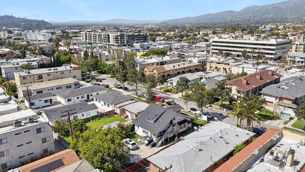 More Photos Of 426 Ivy St, Glendale Apartments For Sale