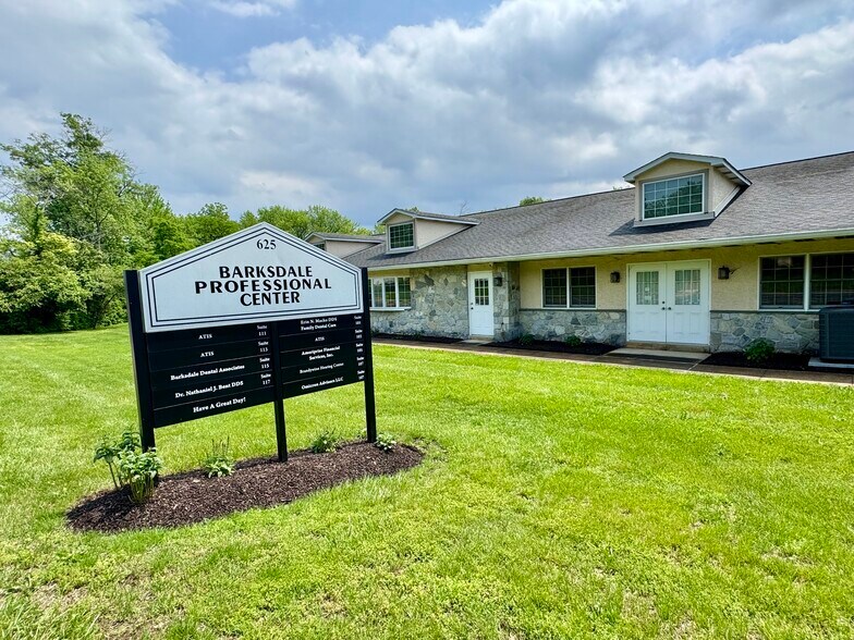 More Photos Of 625 Barksdale Rd, Newark Medical For Lease