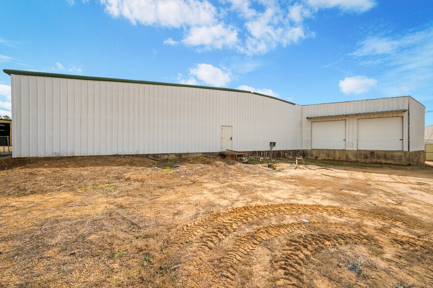 More Photos Of 10462 Hwy 165 S, Forest Hill Warehouse For Sale