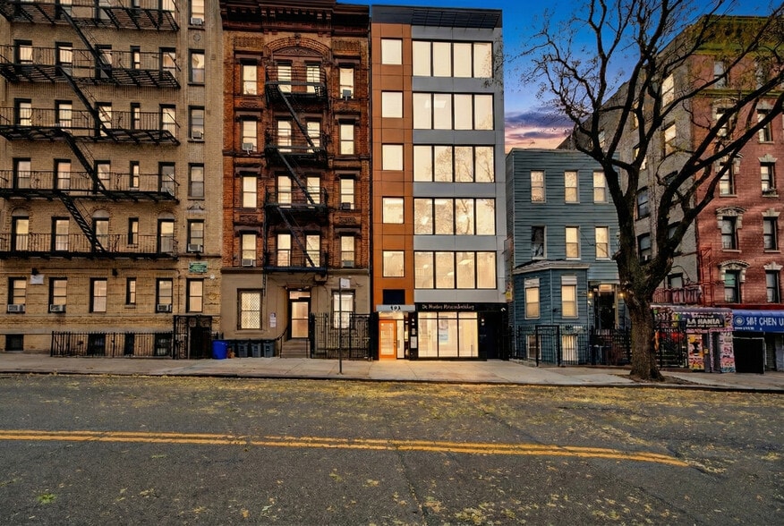 More Photos Of 505 168th 4th Fl St, New York Healthcare For Lease