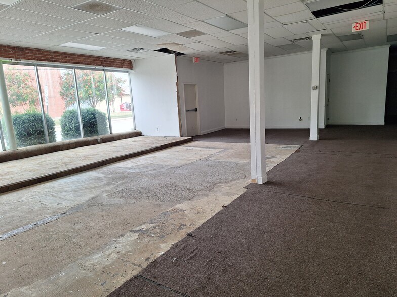 More Photos Of 423 N 3rd St, Lafayette Storefront Retail Residential For Lease