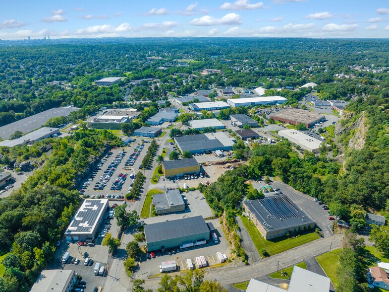 More Photos Of 64 Holton St, Woburn Warehouse For Lease