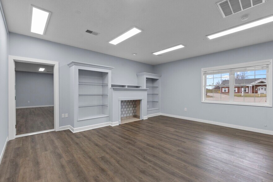 More Photos Of 2437 Myra Dr, Cape Girardeau Office For Sale