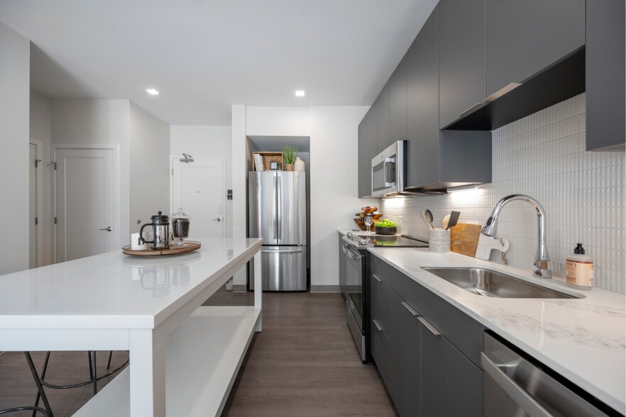 More Photos Of 125 Clifford St, Providence Apartments For Lease