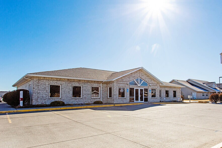 More Photos Of 1263 Bennett Ave, Burley Medical For Lease