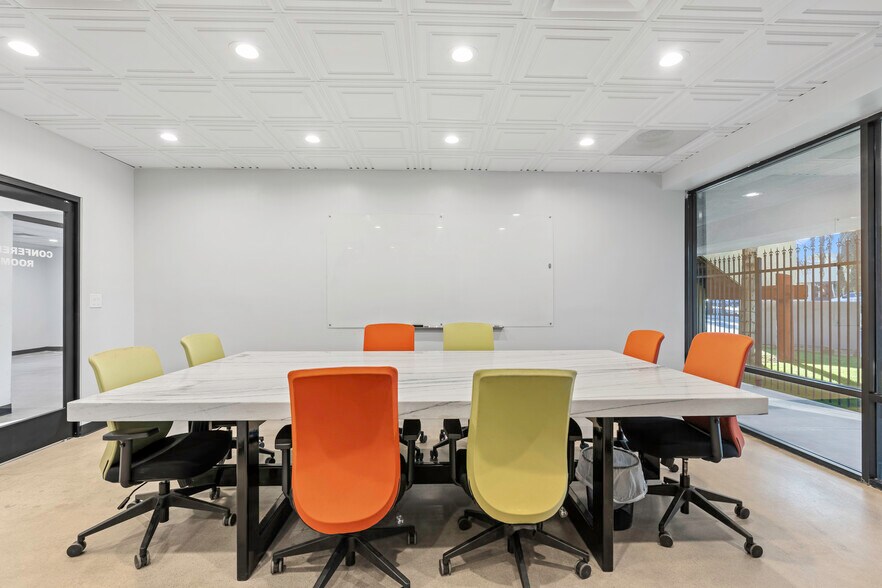 More Photos Of 4600 W American Ave, Bakersfield Office For Sale