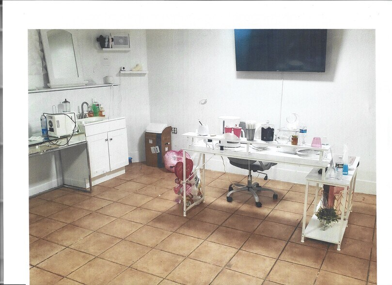 More Photos Of 1686-1700 Central Park Ave, Yonkers Storefront Retail Office For Lease