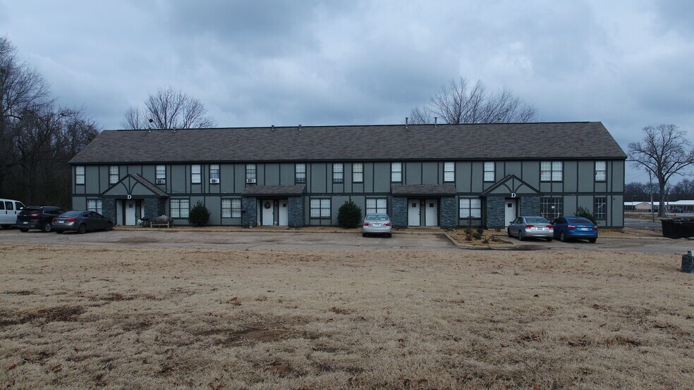 More Photos Of 1906 W Matthews Ave, Jonesboro Apartments For Sale