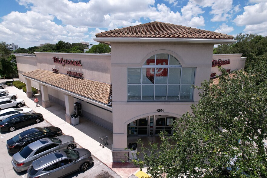 Primary Photo Of 1201 S Federal Hwy, Fort Lauderdale Drugstore For Sale