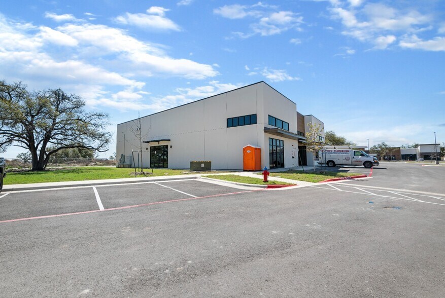 More Photos Of 3701 W State Highway 29, Georgetown General Retail For Lease