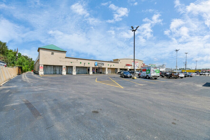 More Photos Of 5231 Aldine Mail Rd, Houston General Retail For Lease