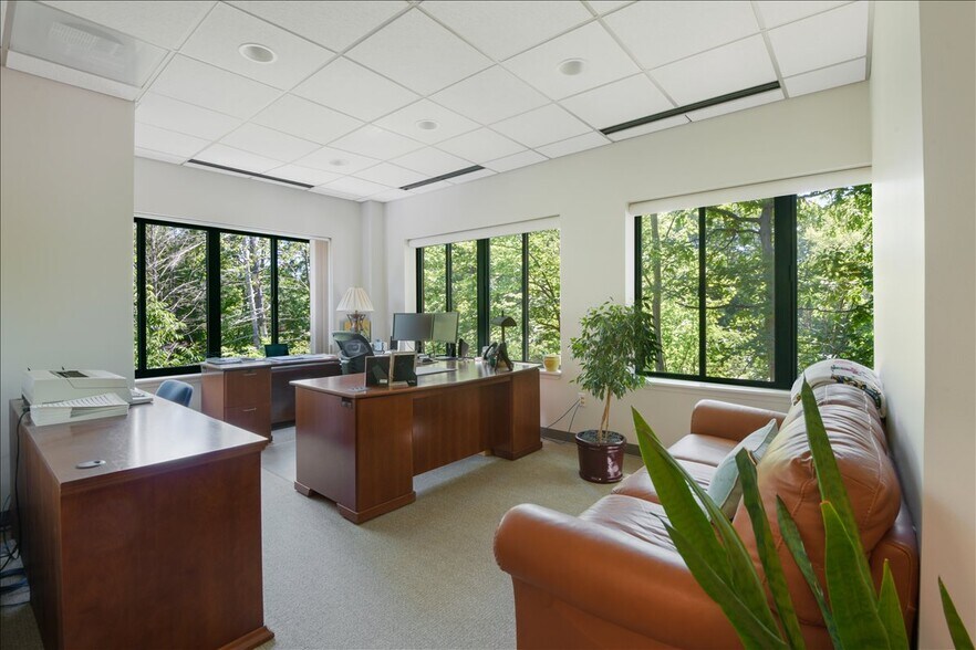 More Photos Of 620 Hinesburg Rd, South Burlington Office For Sale