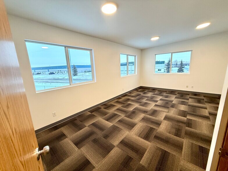 More Photos Of 8 Van Der Horn Way, Red Deer County Truck Terminal For Sale