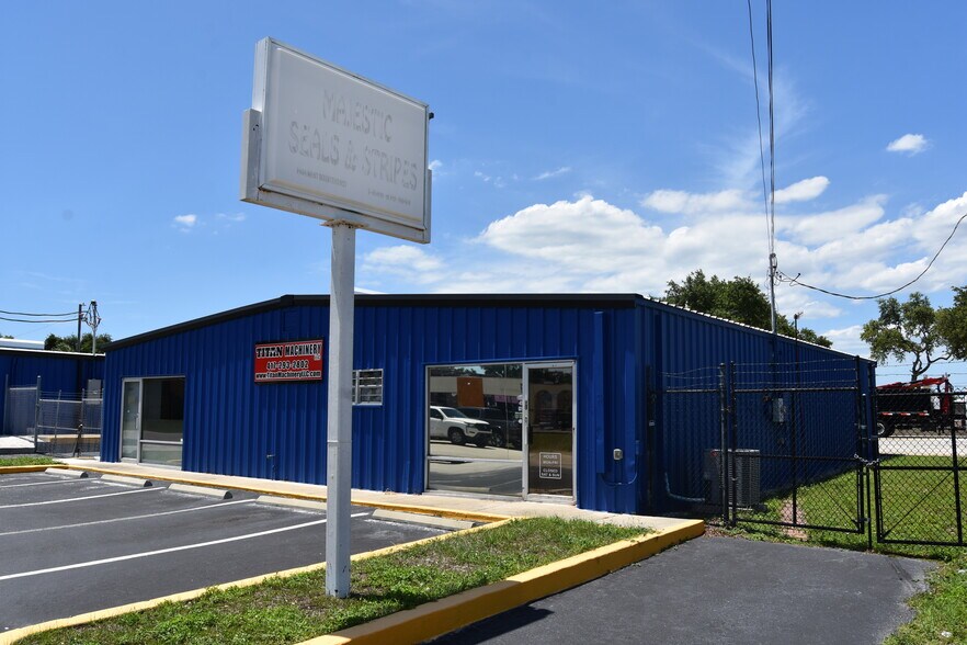 More Photos Of 2064 Range Rd, Clearwater Warehouse For Lease