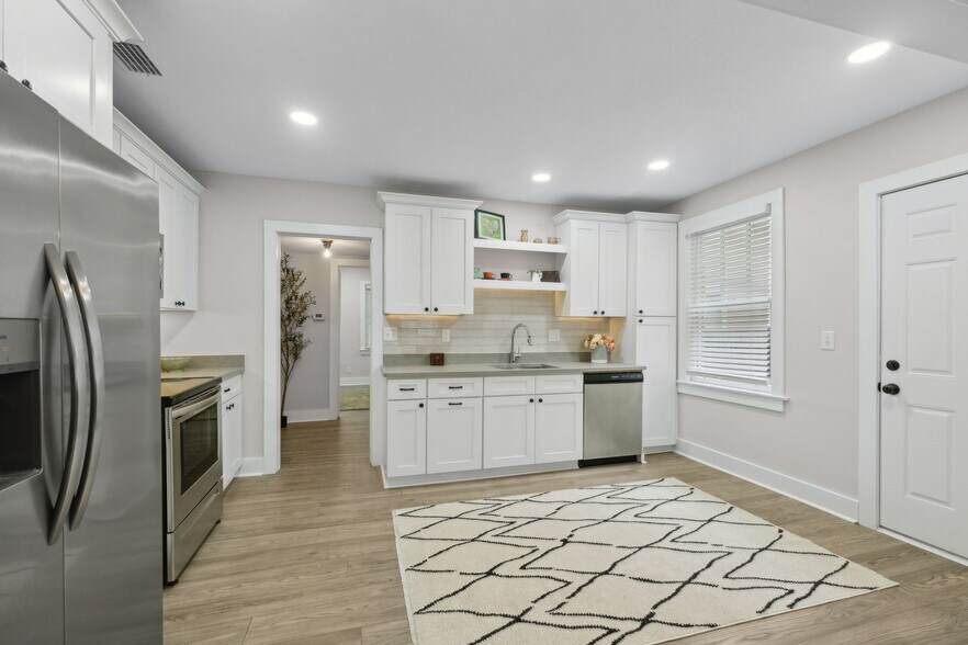 More Photos Of 240 E 6th St, Jacksonville Specialty For Sale