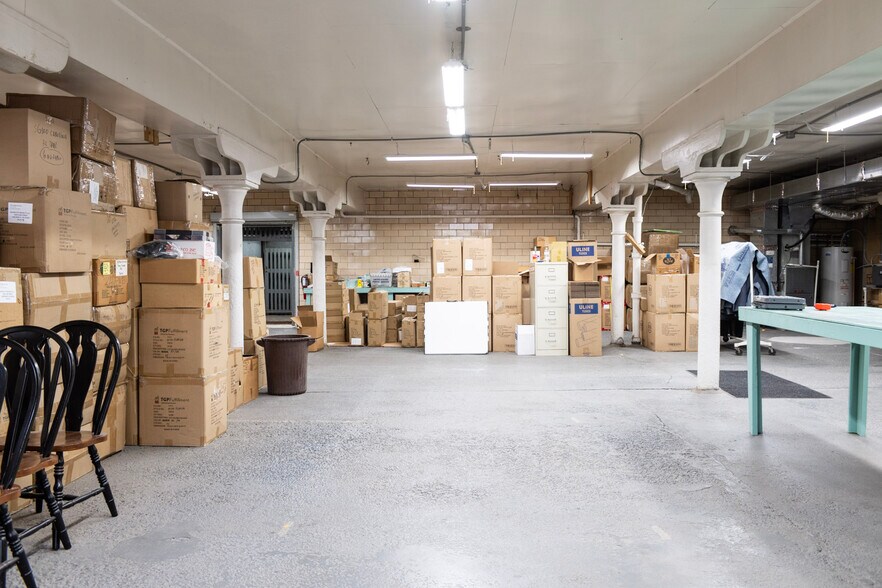 More Photos Of 2025-2033 Elm St, Cincinnati Warehouse For Sale