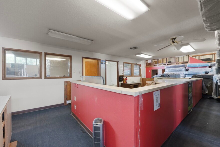 More Photos Of 221 Broadway Blvd SE, Albuquerque Freestanding For Sale